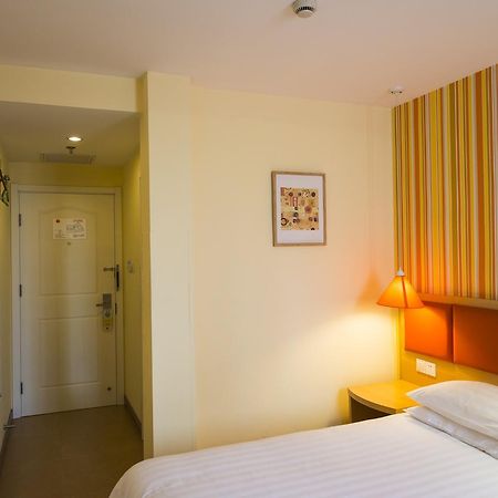 Home Inn Shanghai Railway Station North Square المظهر الخارجي الصورة
